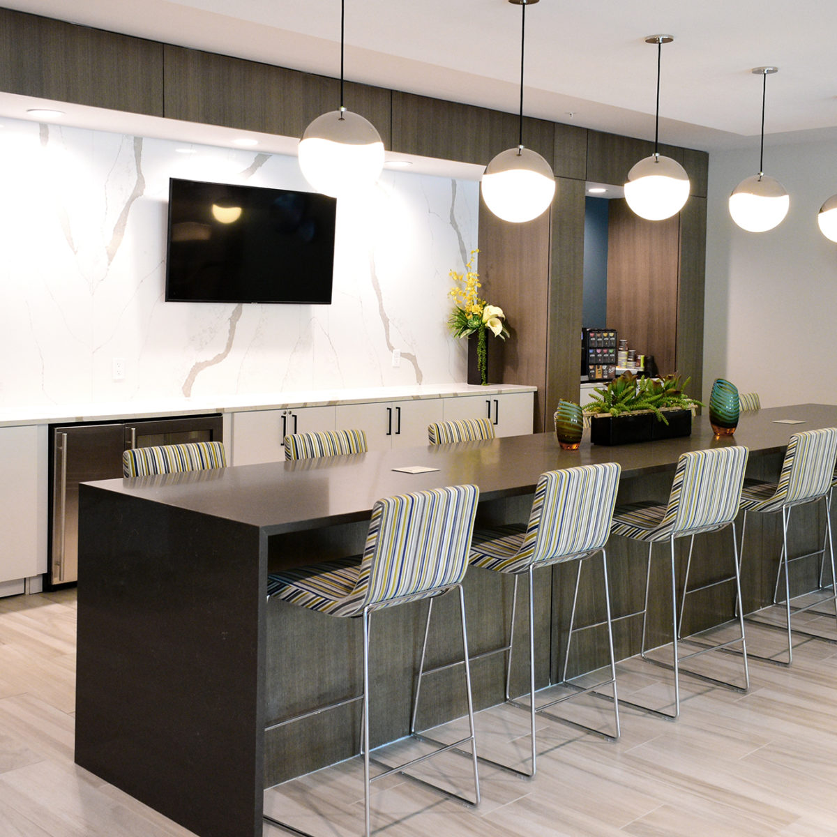 The Citizen Club Room Coffee Bar TV