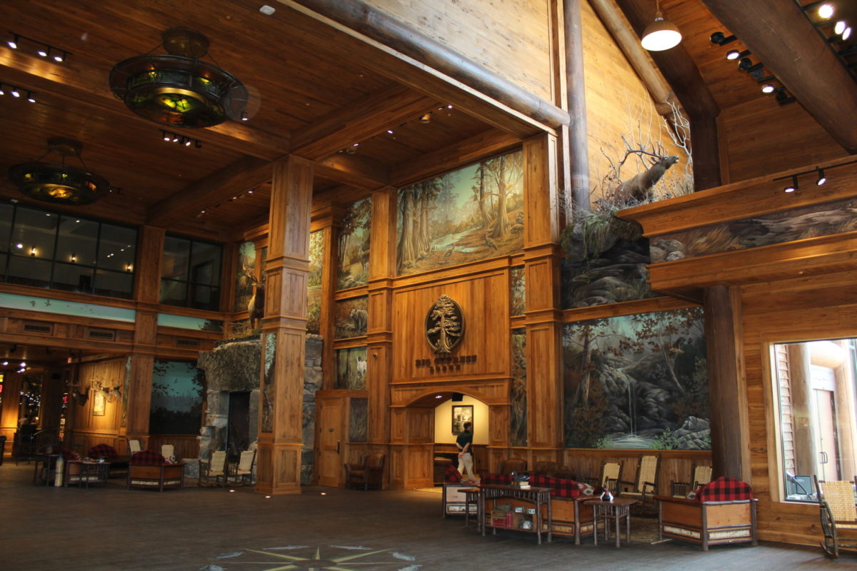 Front Hall Fireplace - Picture of Bass Pro Shops at the Pyramid